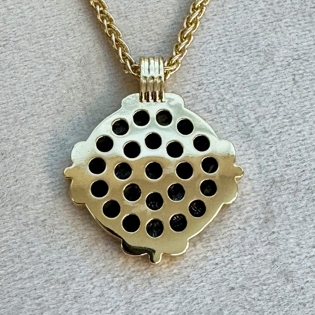 Roses - Black Shell Cameo