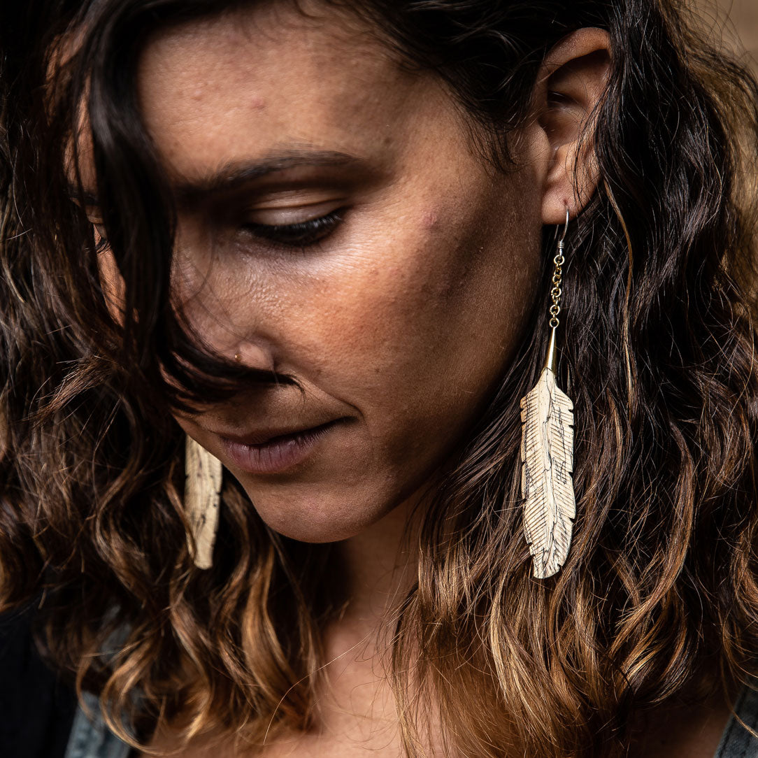 Swaying Feathers - Wood