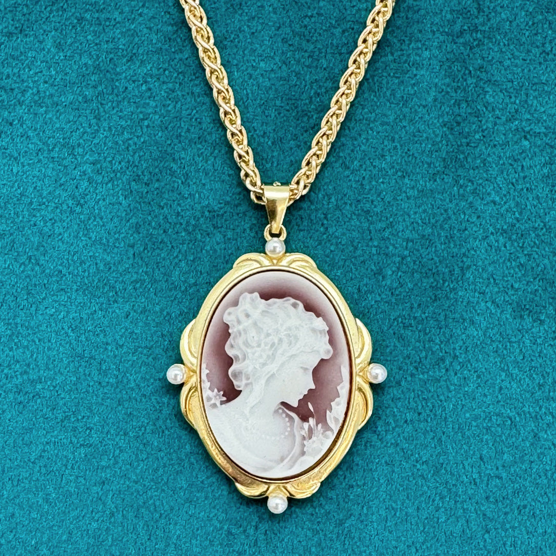 Charlotte - Agate Cameo