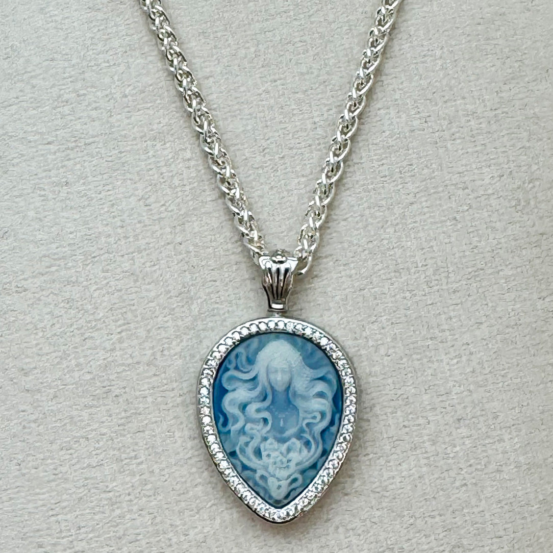 Arwen - Agate Cameo