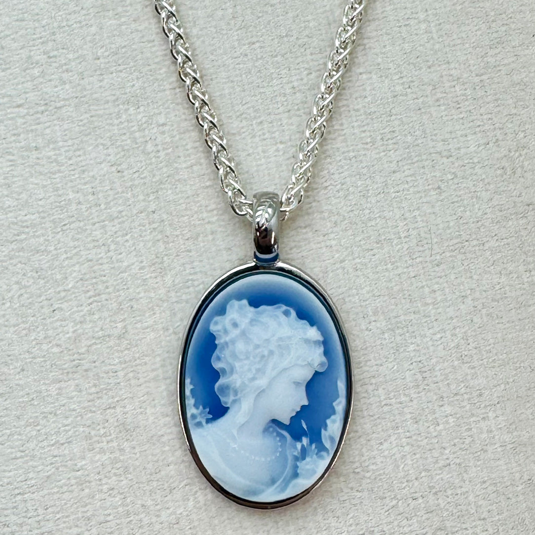 Charlotte - Agate Cameo