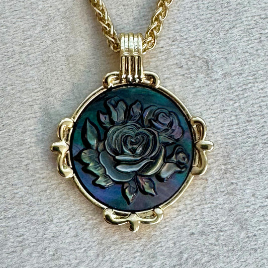 Roses - Black Shell Cameo