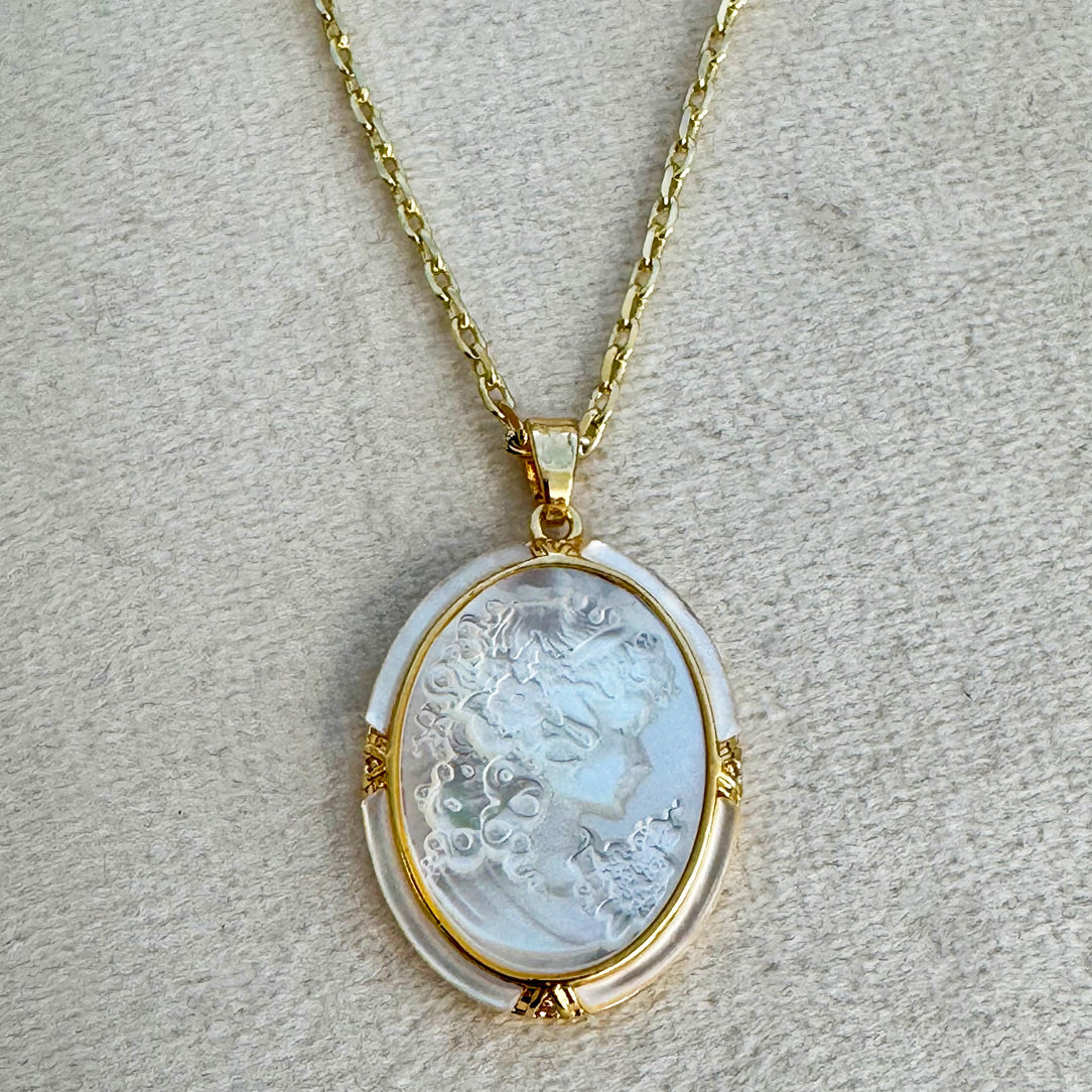 Helena - Shell Cameo