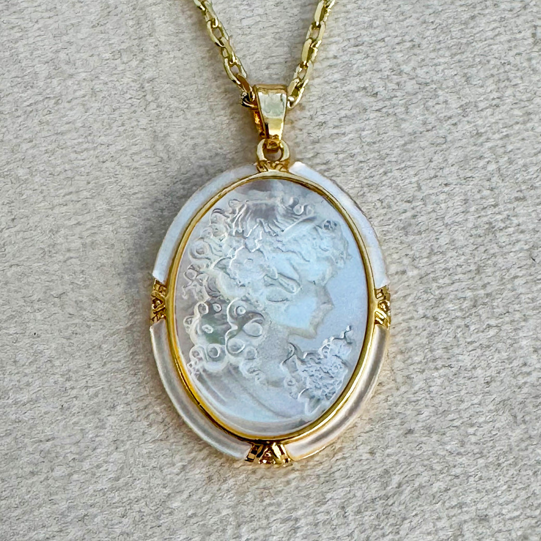 Helena - Shell Cameo