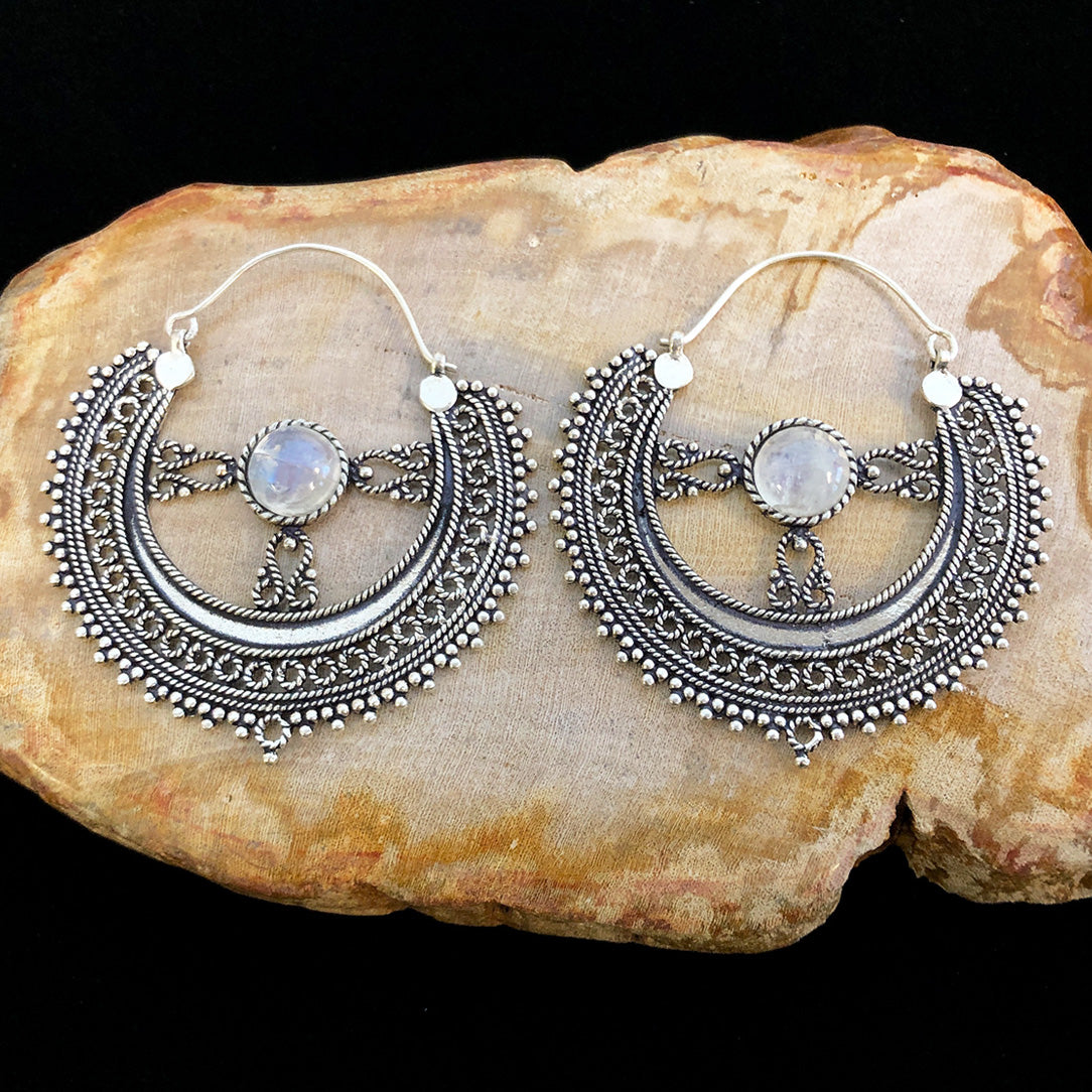 Laili Hoops