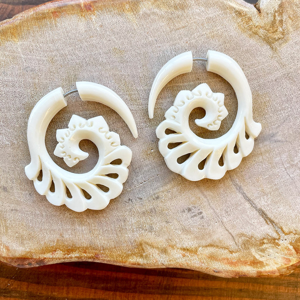 <span>EFB-1005<span>: </span></span>Sanur Spirals - Bone