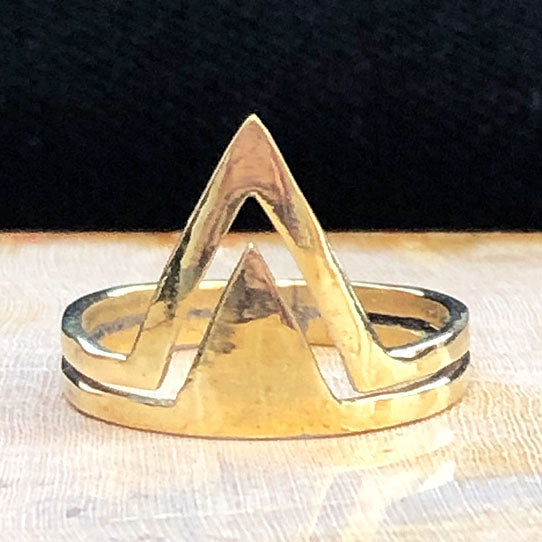 <span>RBR-047<span>: </span></span>Rising Peak Ring - Brass